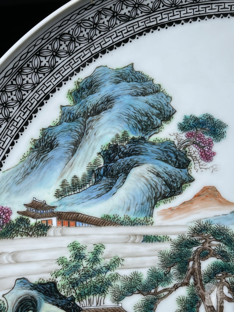 民国 粉彩山水纹大盘一对 - 图13